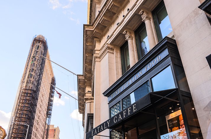 The exterior of Eataly Flatiron.